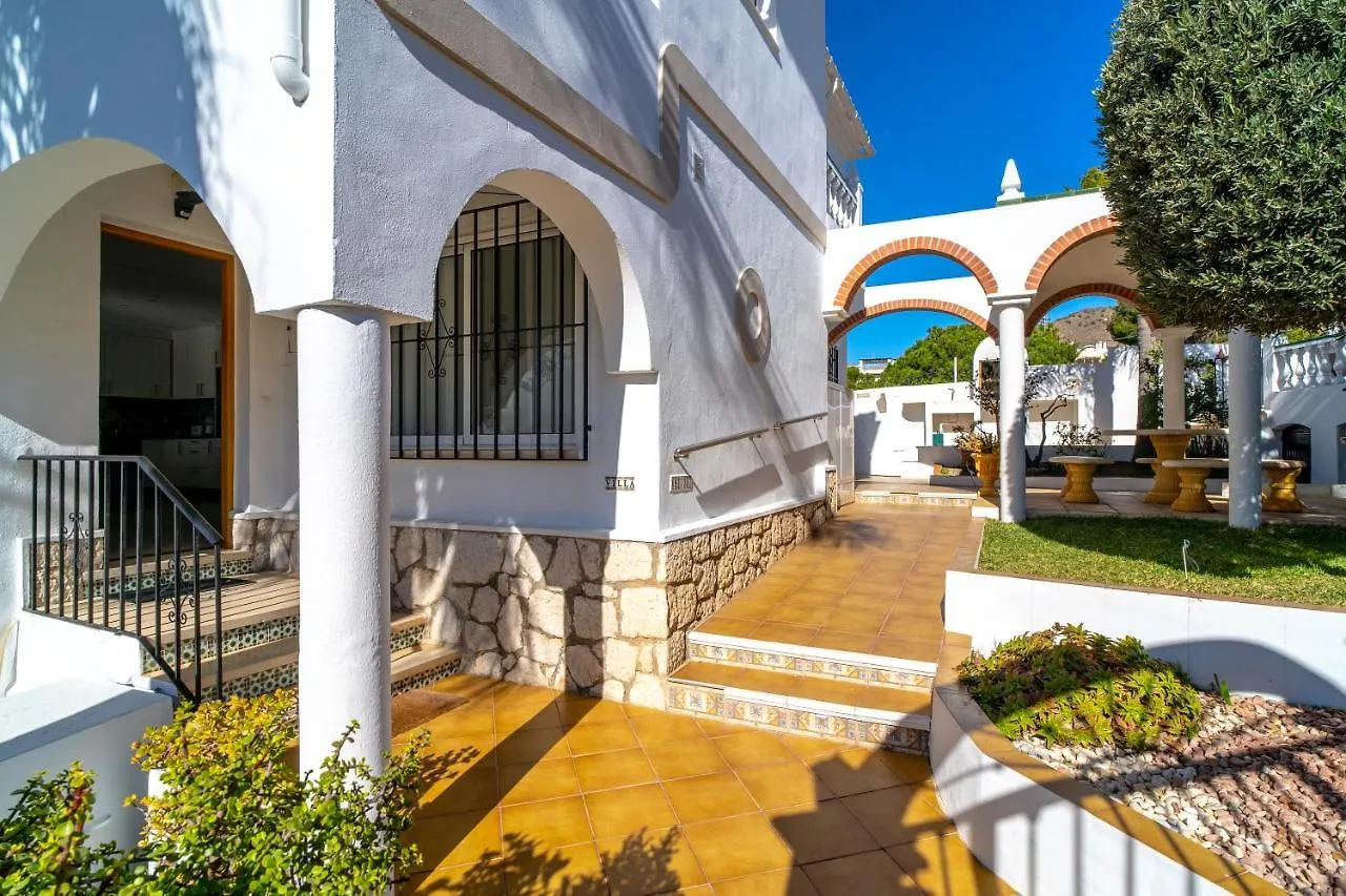 Villa Sandra Luxury Suite Nerja 0*,